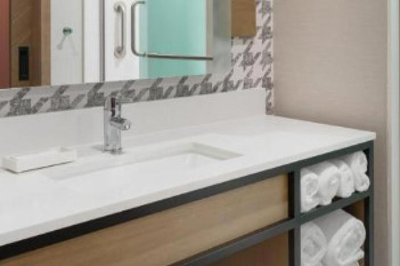 Hilton Garden Inn Hays, Ks Zewnętrze zdjęcie