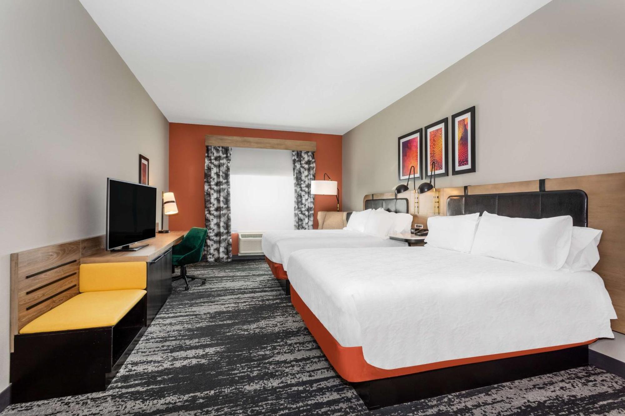 Hilton Garden Inn Hays, Ks Zewnętrze zdjęcie