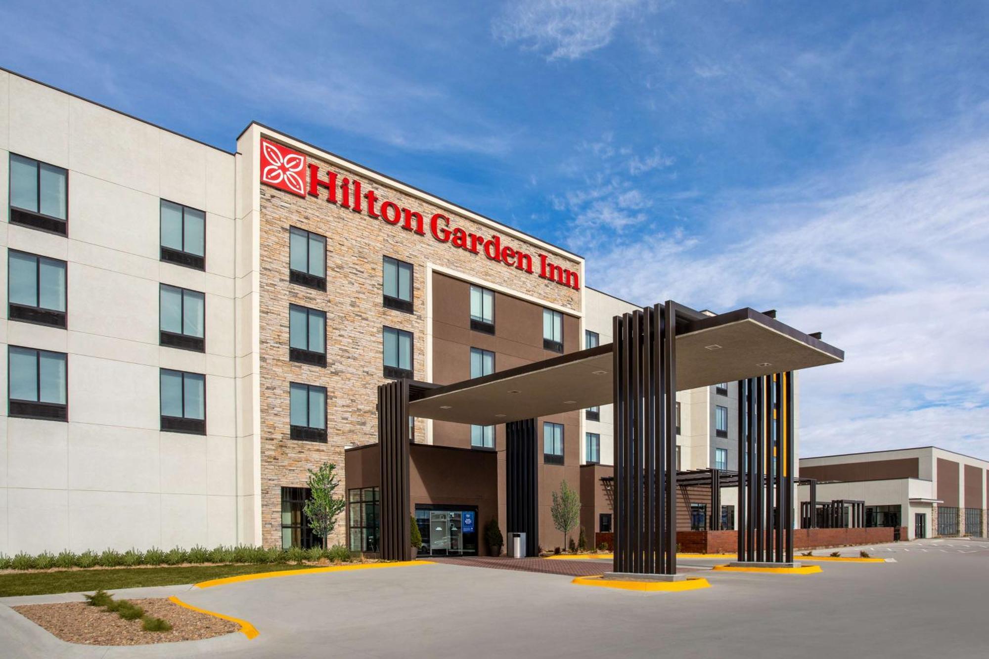 Hilton Garden Inn Hays, Ks Zewnętrze zdjęcie