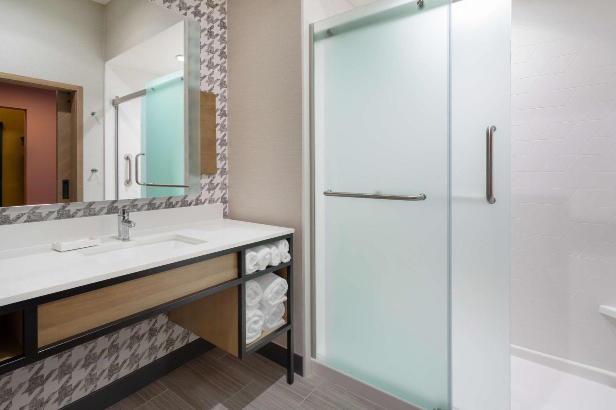 Hilton Garden Inn Hays, Ks Zewnętrze zdjęcie