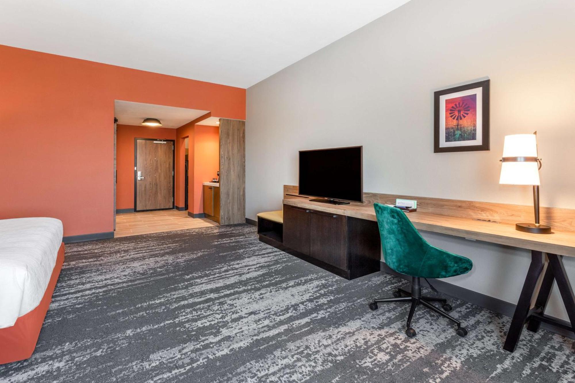 Hilton Garden Inn Hays, Ks Zewnętrze zdjęcie
